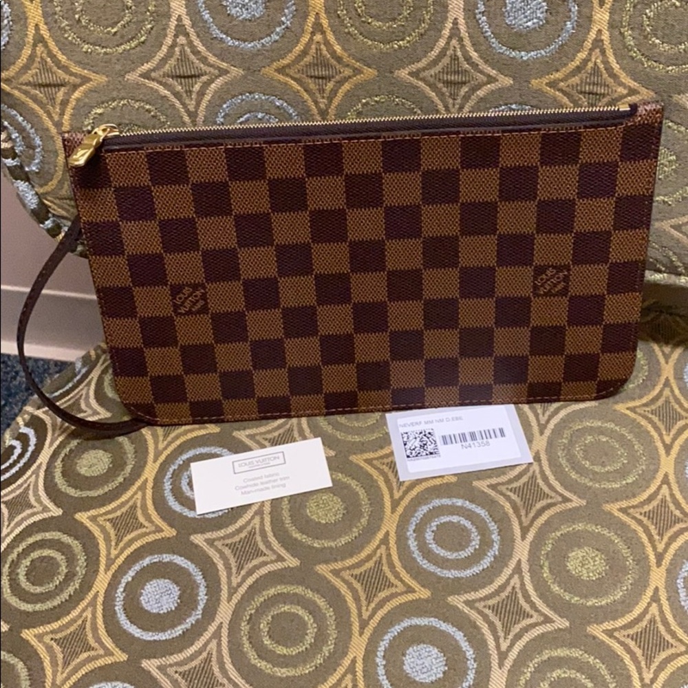 Brand New Louis Vuitton Wristlet in Damier Ebene